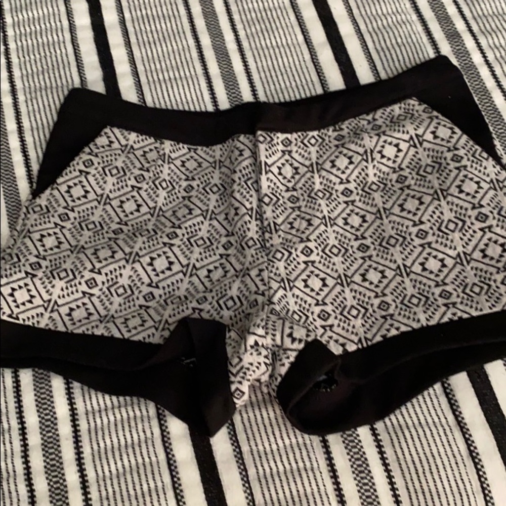 Ecote shorts